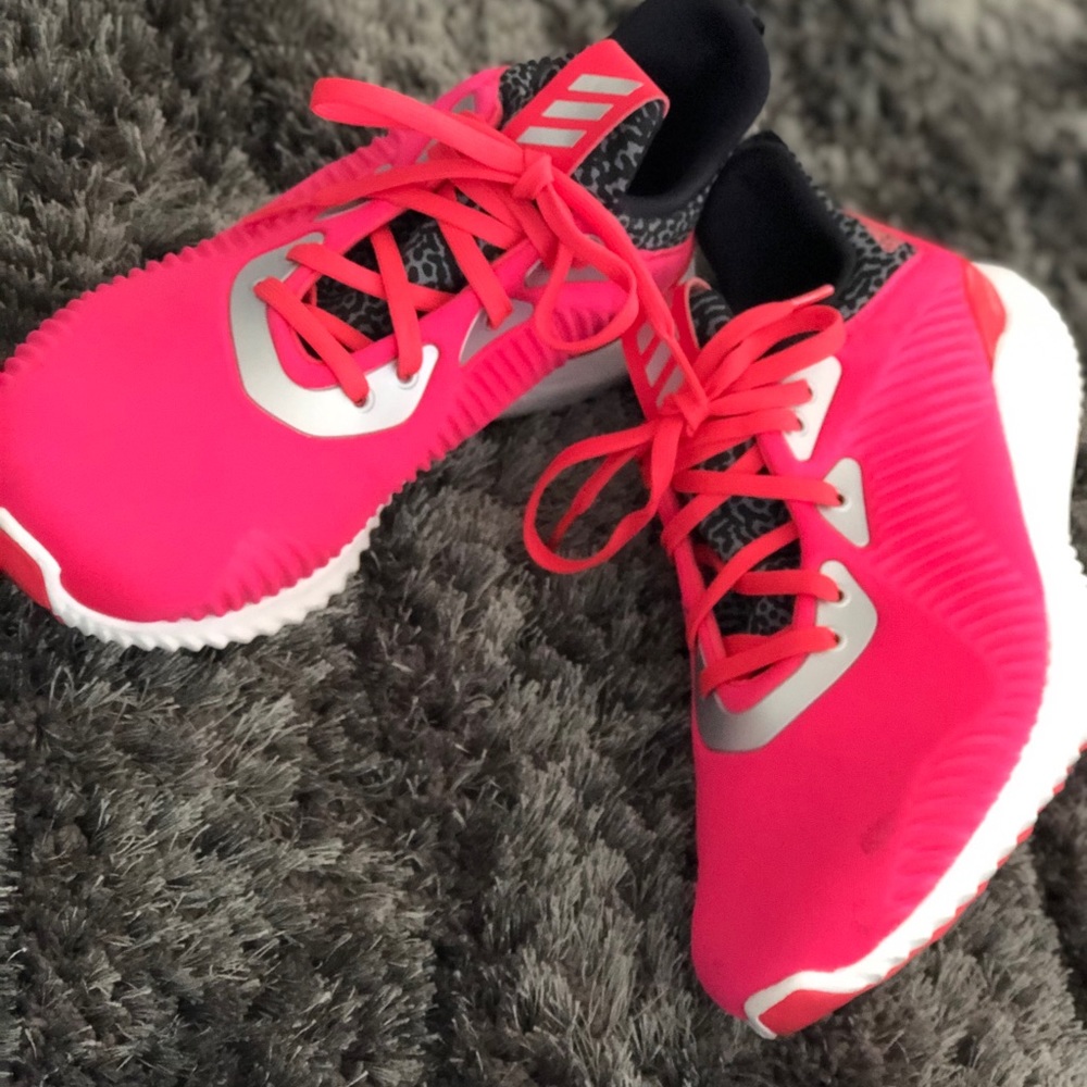 💕 Adidas Alphabounce; Size 6